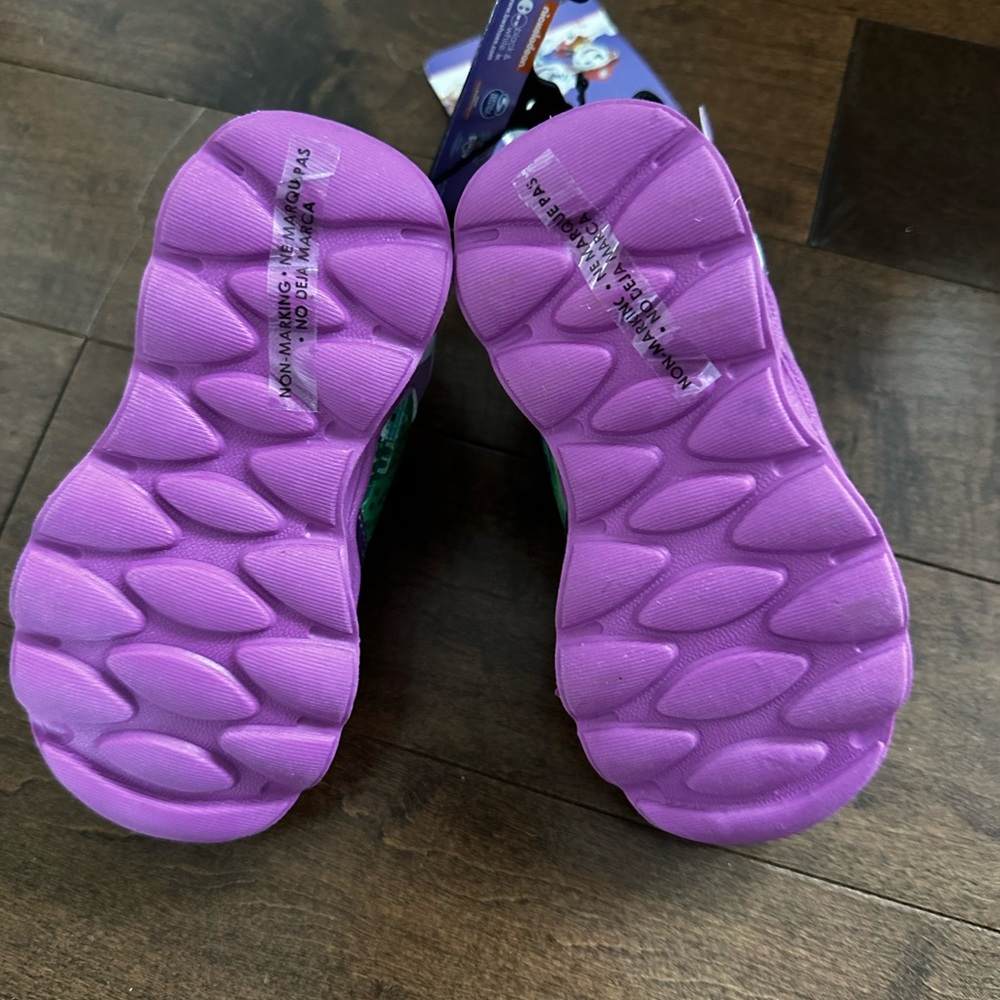 Paw Patrol Kids Light-Up Skye Sneakers in Purple and Pink - Picture 2 of 3